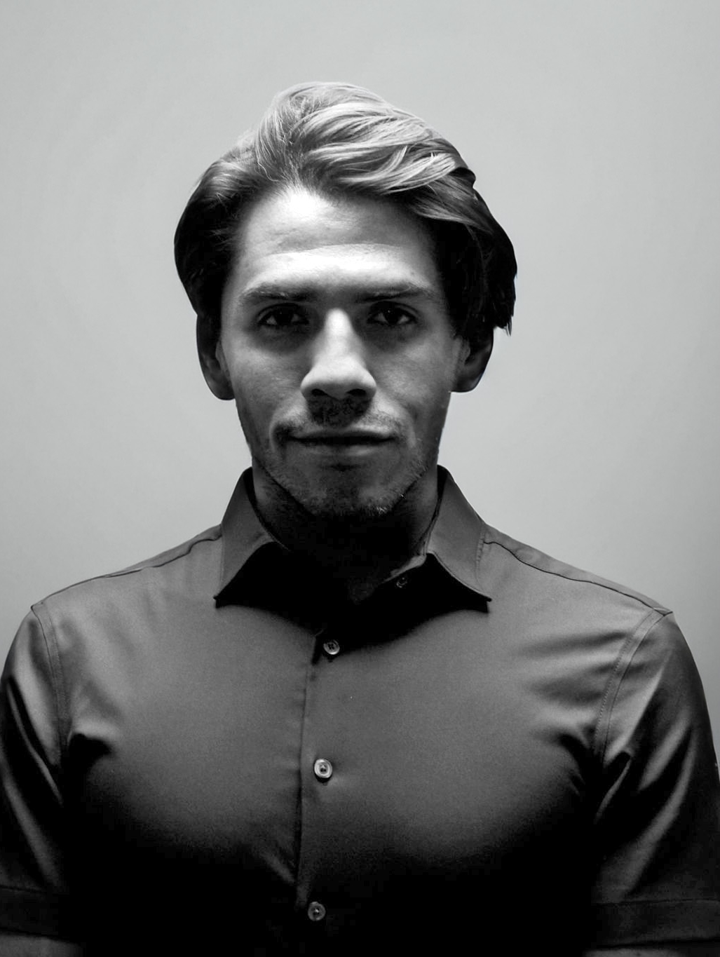 Retrato del Dr. Gildardo Daniel Mora Saucedo, reumatólogo en León
